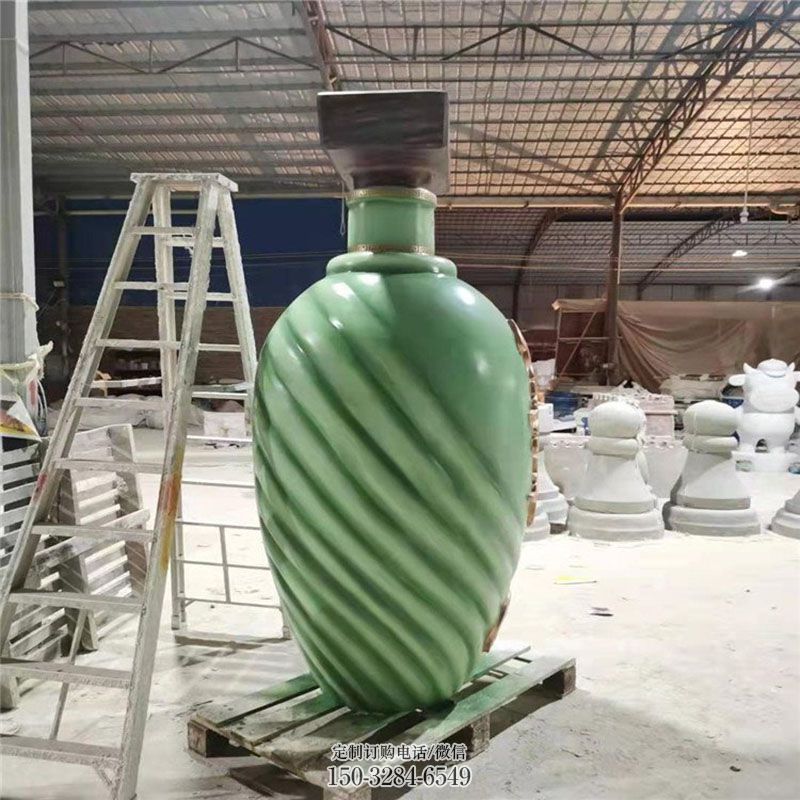 抽象洋酒瓶雕塑 景观小品瓶子雕塑供需 广场雕塑供求